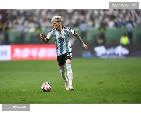 斯卡洛尼麾下球队状态回升，战术调整初见成效引发关注