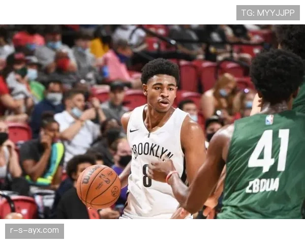 左路突破成制胜关键,新星闪耀赛场引关注 左路突破成制胜关键,新星闪耀赛场引关注