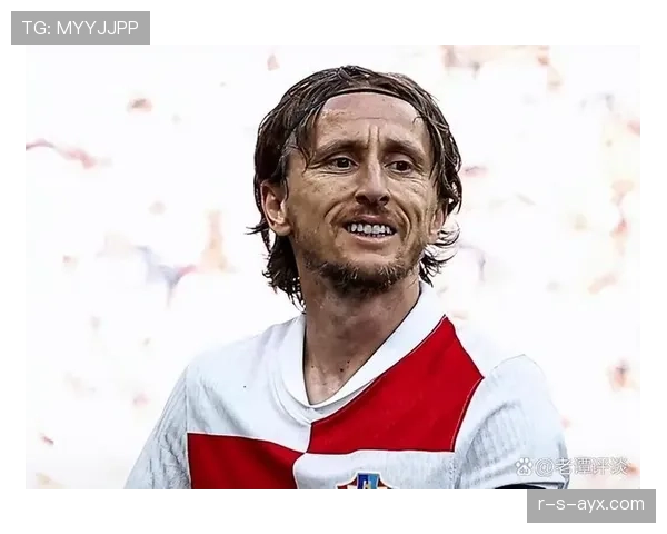 莫德里奇国家德比对阵巴萨中场的经典表现解析